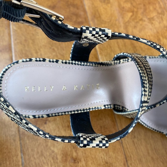 Kelly & Katie Adjustable Cross Strap Woven Fabric, Block Heel, size 8M - Picture 6 of 7